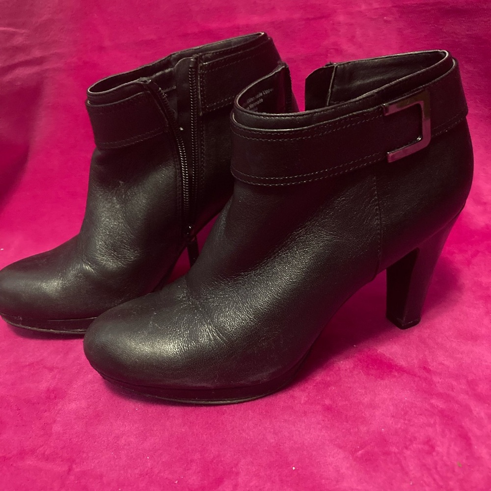 Giani Bernini Buckled Black Boot Size 8